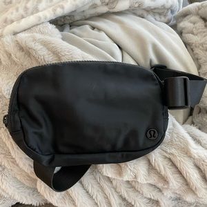 Authentic Lululemon Belt Bag in Black